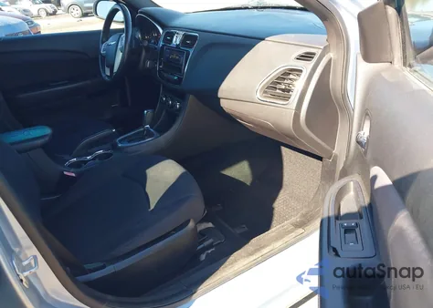 2013 Chrysler 200 Touring из США, поврежденный, VIN 1C3CCBBB2DN609747